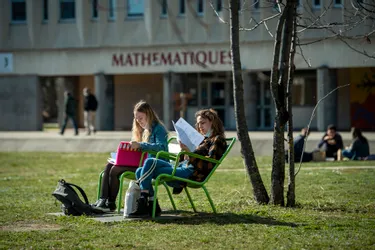 À l'Université Clermont Auvergne, les étudiants retrouvent progressivement le chemin des cours