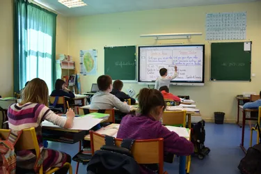 « Pas de suppression de classe dans les écoles rurales à la rentrée », a dit le ministre : la réaction des syndicats enseignants du Puy-de-Dôme