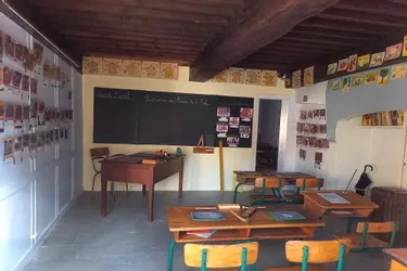 Le musée de l’école communale recrée l’ambiance des classes du XXe siècle