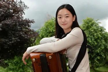 Dantong Wang, la championne du monde d’accordéon, étudie la musique à Saint-Sauves-d'Auvergne (Puy-de-Dôme)