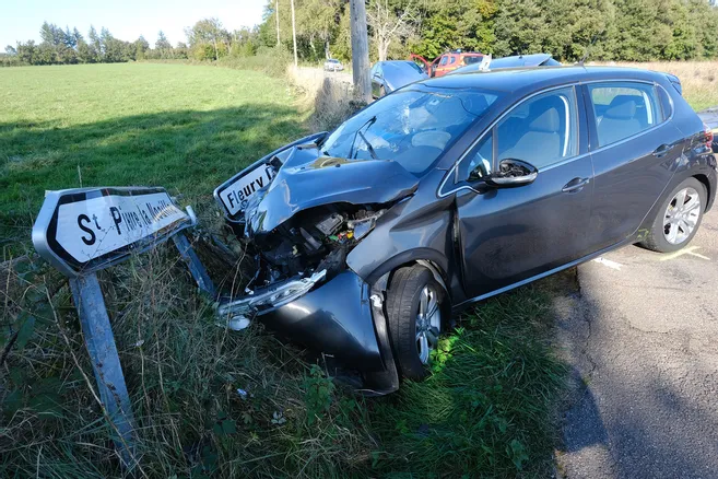 Une femme de 73 ans héliportée en urgence absolue après une collision à un carrefour