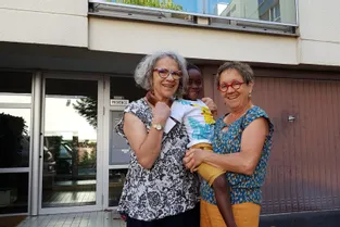 Un Burundais de 4 ans venu se faire soigner en France retrouve sa famille après dix mois de confinement en Auvergne