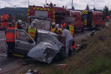 Violente collision entre une voiture et un poids lourd à la limite entre la Haute-Loire et l'Ardèche