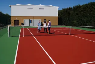 Un nouveau court de tennis disponible