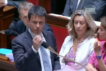 Déraillement à Brétigny : aucune "horde sauvage" ne s'est "livrée à des exactions" assure Manuel Valls