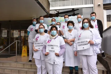 Les techniciens de laboratoire des hôpitaux de Brive et Tulle en grève : ils s'estiment "oubliés" du Ségur de la santé