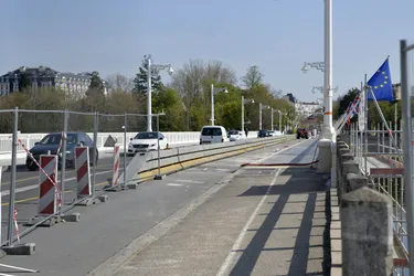 Des travaux de nuit sur le pont de Bellerive, à Vichy, devraient se terminer ce jeudi : bientôt une bande cyclable