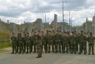 Des militaires du 126e RI à Oradour