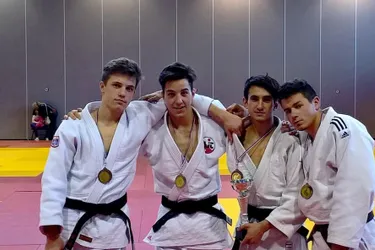 Les juniors du judo club médaillés de bronze