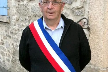 Jean-Claude Moreau enfile l’écharpe de maire de Pontarion (Creuse)