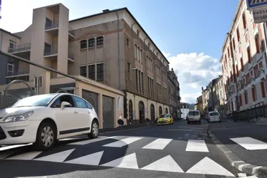 La sécurité routière améliorée aux abords de l'école Sainte-Jeanne-d'Arc à Thiers (Puy-de-Dôme)