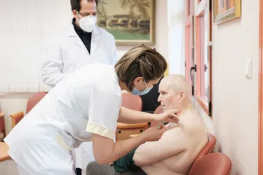 Comment le centre hospitalier spécialisé d'Ainay-le-Château (Allier) gère la pandémie de covid-19 depuis un an