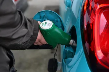 Le cours du pétrole flambe et provoque une augmentation du prix du carburant en France et dans le Puy-de-Dôme