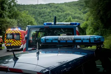Trois véhicules se percutent à Lanobre (Cantal) : un homme héliporté vers Aurillac