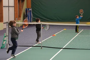 Le Tennis Club de Brioude accueille de nombreux enfants et adolescents dans ses structures