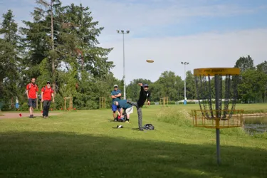 Le championnat de France par équipes de discgolf a lieu ce week-end à Vichy (Allier)