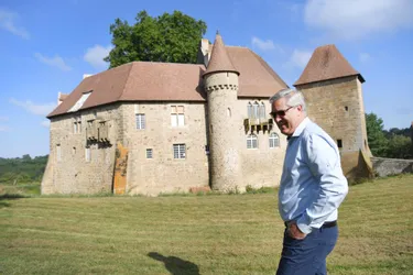 Restauration dans les règles de l’art au château de la Condemine à Buxières-les-Mines (Allier)