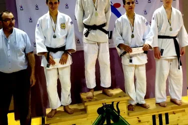 Deux champions départementaux de judo