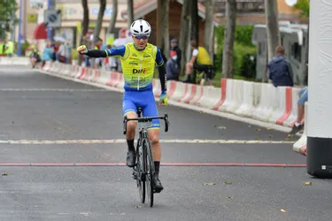 Vainqueur de la Cyclo Les Copains-Cyfac à Ambert (Puy-de-Dôme), Bérenger Brossel (Issoire CC) a fait son affaire du temps pluvieux