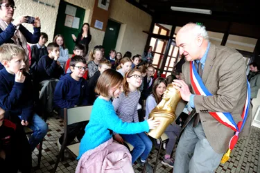 Une Marianne d’or pour le village de Couzon (Allier)