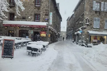 Le Sancy sous la neige : les villages de Besse, du Mont-Dore et de La Bourboule lovés dans un manteau blanc
