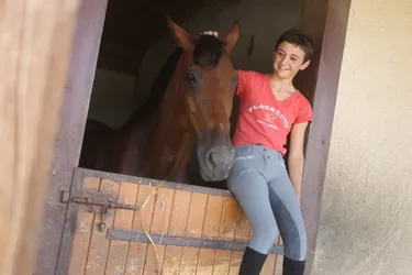 À Domaize (Puy-de-Dôme), la prometteuse cavalière Lisa Deruel intègre l'équipe de France à 12 ans