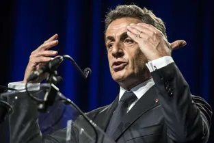 Nicolas Sarkozy affiche son soutien à Laurent Wauquiez