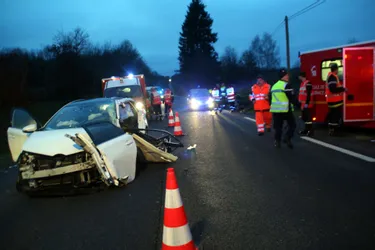 Un couple de Limoges grièvement blessé dans un choc frontal en Charente