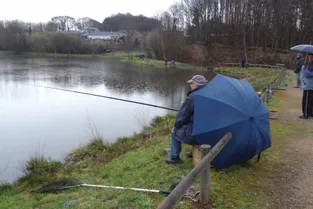 L'ouverture de la pêche... sous la pluie