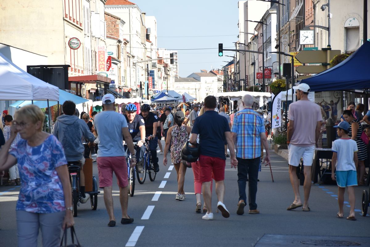 jour-de-braderie-et-de-vide-greniers-au-coteau-le-pays-roannais