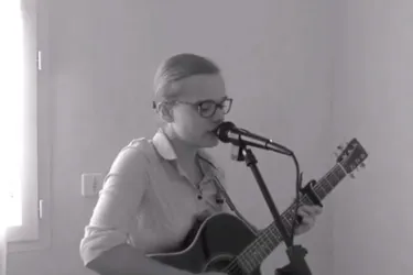 Une Clermontoise prend sa guitare pour rendre hommage aux victimes de l'attentat de Nice