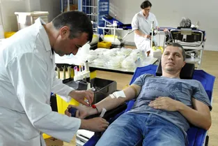 Avec l’état d’urgence, les réserves de sang sont surveillées de près, les dons demeurent essentiels