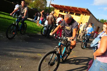 Le nouvel équipement de Jussac accueille les clubs et propose la location de vélos pour tout public