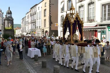 Les Riomois ont célébré leur saint patron hier avec une procession dans les rues