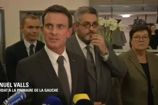 Manuel Valls, entouré de ses soutiens auvergnats, s'agace des questions des journalistes