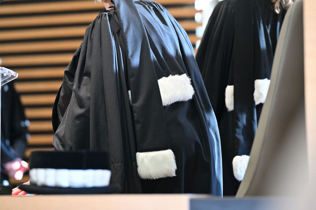 Un thanatopracteur devant la cour d'assises d'appel du cher pour viols et agressions sexuelles sur une stagiaire