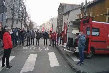 Manifestation de soutien à des responsables de la CGT Cheminots 63 convoqués au commissariat de Clermont-Ferrand