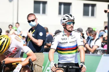 Tour de France : Van Aert s'impose sur les Champs-Elysées, Alaphilippe a travaillé pour Cavendish