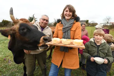 Oasis, la vache qui resserre les liens entre les voisins d'un village en Creuse