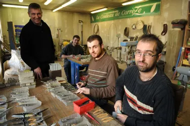 Repris en juin dernier, l’atelier des couteaux emploie huit personnes sur les bords de la Solane