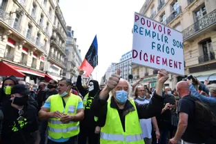 Petite mobilisation des Gilets jaunes à Paris, 200 interpellations, Bigard chahuté