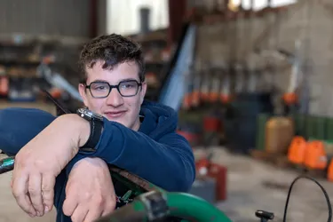 "Bien sûr" qu'il est heureux : Anthony, 18 ans, sa passion pour le jardinage et son fichu chromosome X fragile