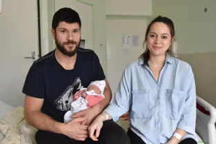 Nora est le premier bébé 2020 de la maternité d'Issoire (Puy-de-Dôme)