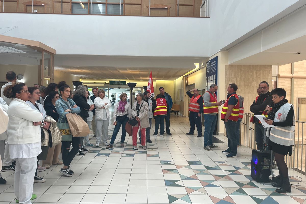 La mobilisation se poursuit à l'hôpital de Bourges pour dénoncer le déménagement d'un service