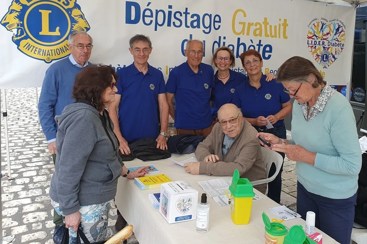 Dépistage gratuit du diabète au marché de Meung-sur-Loire : une initiative du Lions Club