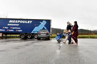 A Argentat-sur-Dordogne, le distributeur de boissons Mespoulet refuse de céder au fatalisme et organise une vente destinée aux particuliers (Corrèze)