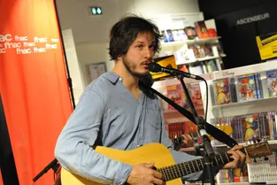 Simon Dalmais en concert à la Fnac