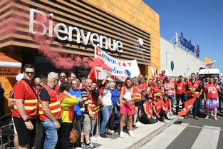 Des salariés de Carrefour à Moulins en grève contre le projet de location-gérance