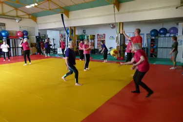 Les seniors gardent la forme avec le judo club