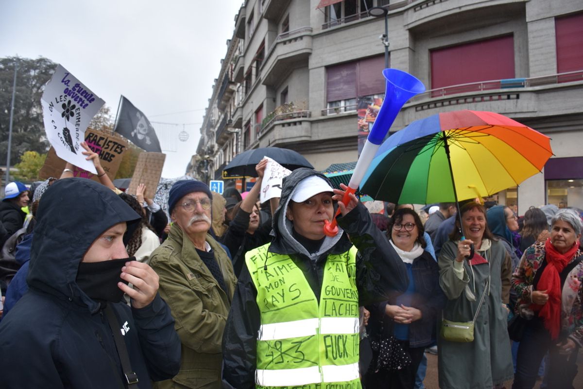 Après la mobilisation du 17 octobre à Roanne, les Gilets jaunes ...